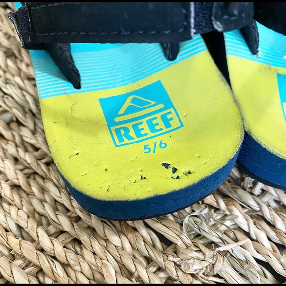 Reef Toddler Boy: Size 5/6 - Picture 4 of 4